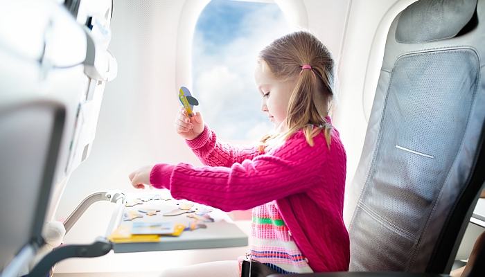 Things to do on a long flight without Wifi - Twist of Lemons