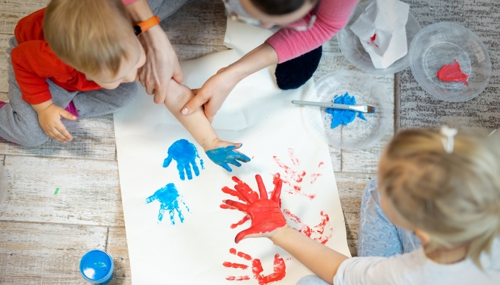 Kids Finger Painting Fun - Teaching 2 and 3 Year Olds