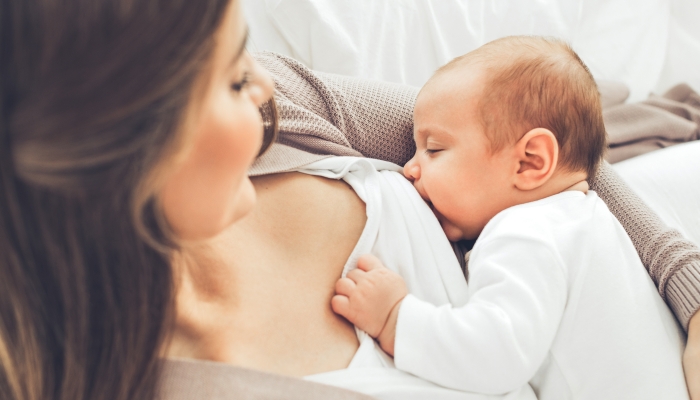 Latch & Learn Drop-In: Nighttime Breastfeeding / April 3, 2023